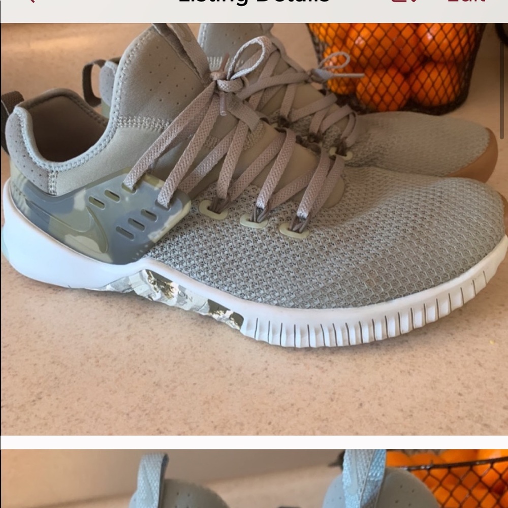 Size 11 Nike metcon frees